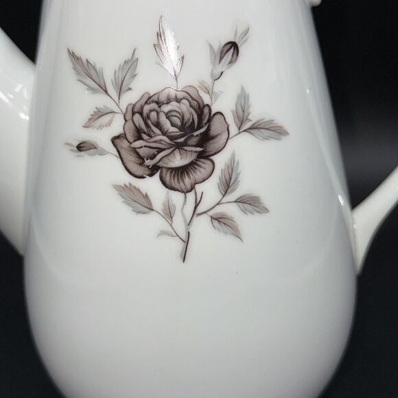 Vintage Celebrity Fine China Nocturne 8 3/4" Coffee Tea Pot 7 Cup Roses Japan - Picture 2 of 9